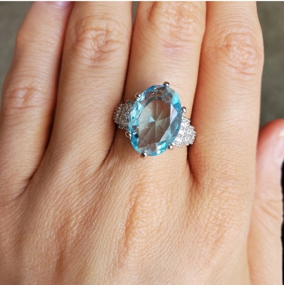 New Elegant Aquamarine Ring - Picture 6 of 8